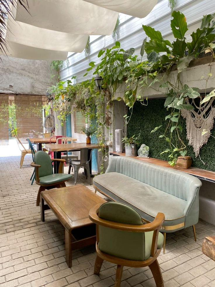 Hybrid Café-Lounge Space